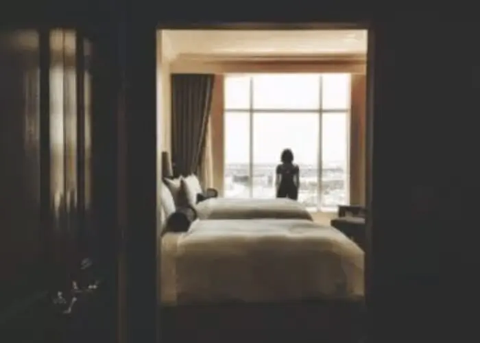 What to expect from your Minute Suites experience compared to traditional hotel rooms.